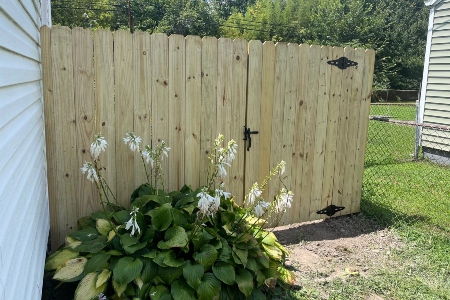 From Drab to Fab: Fence Renovation in Richmond, VA Thumbnail